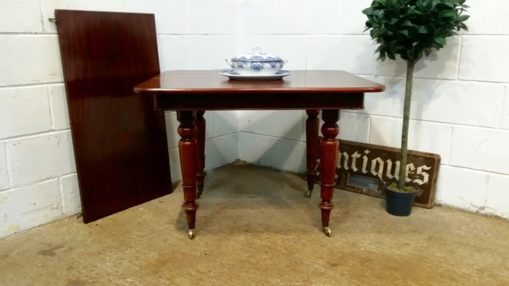 ANTIQUE REGENCY SMALL MAHOGANY EXTENDING DINING TABLE C1820