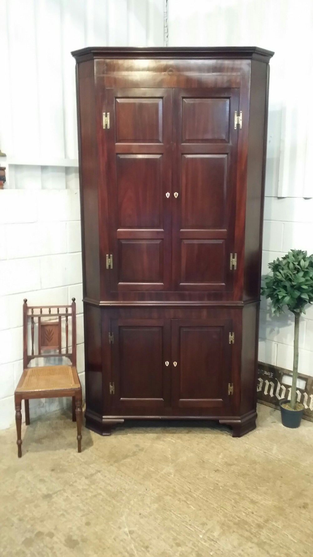 ANTIQUE GEORGIAN MAHOGANY FULL HEIGHT CORNER CUPBOARD C1780