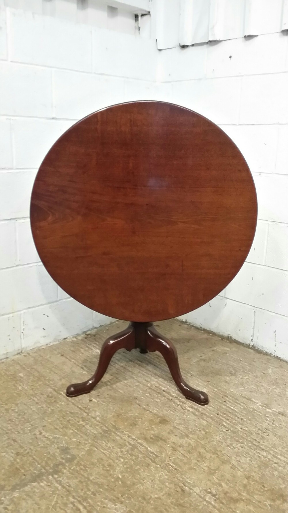 ANTIQUE PERIOD GEORGIAN MAHOGANY TILT TOP SUPPER TABLE C1780