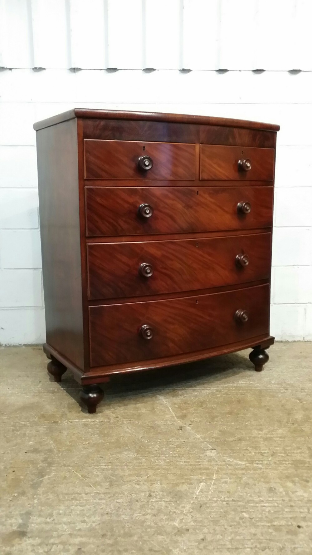ANTIQUE VICTORIAN MAHOGANY BOW FRONT CHEST OF DRAWERS C1880