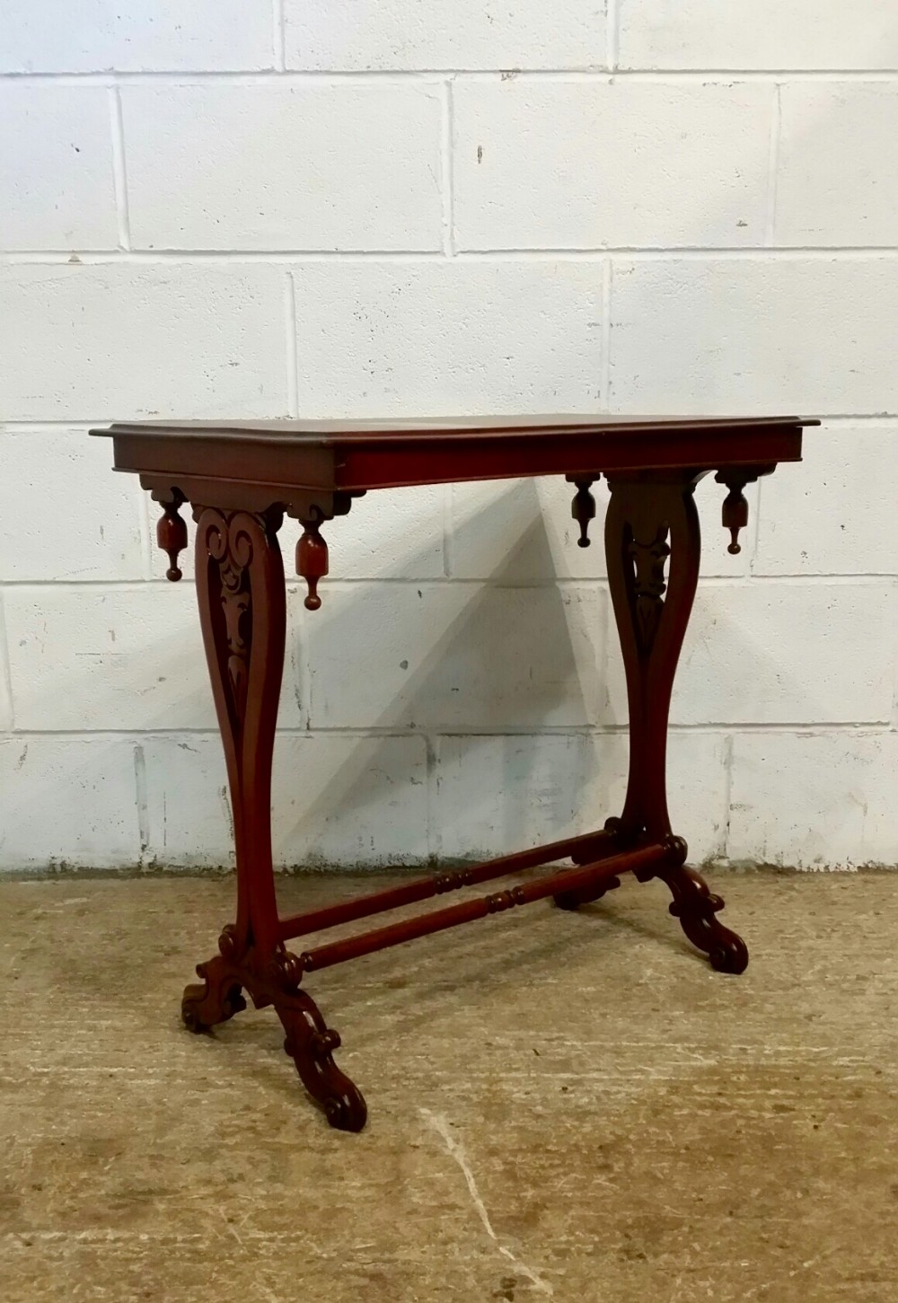 ANTIQUE VICTORIAN MAHOGANY SIDE TABLE C1880