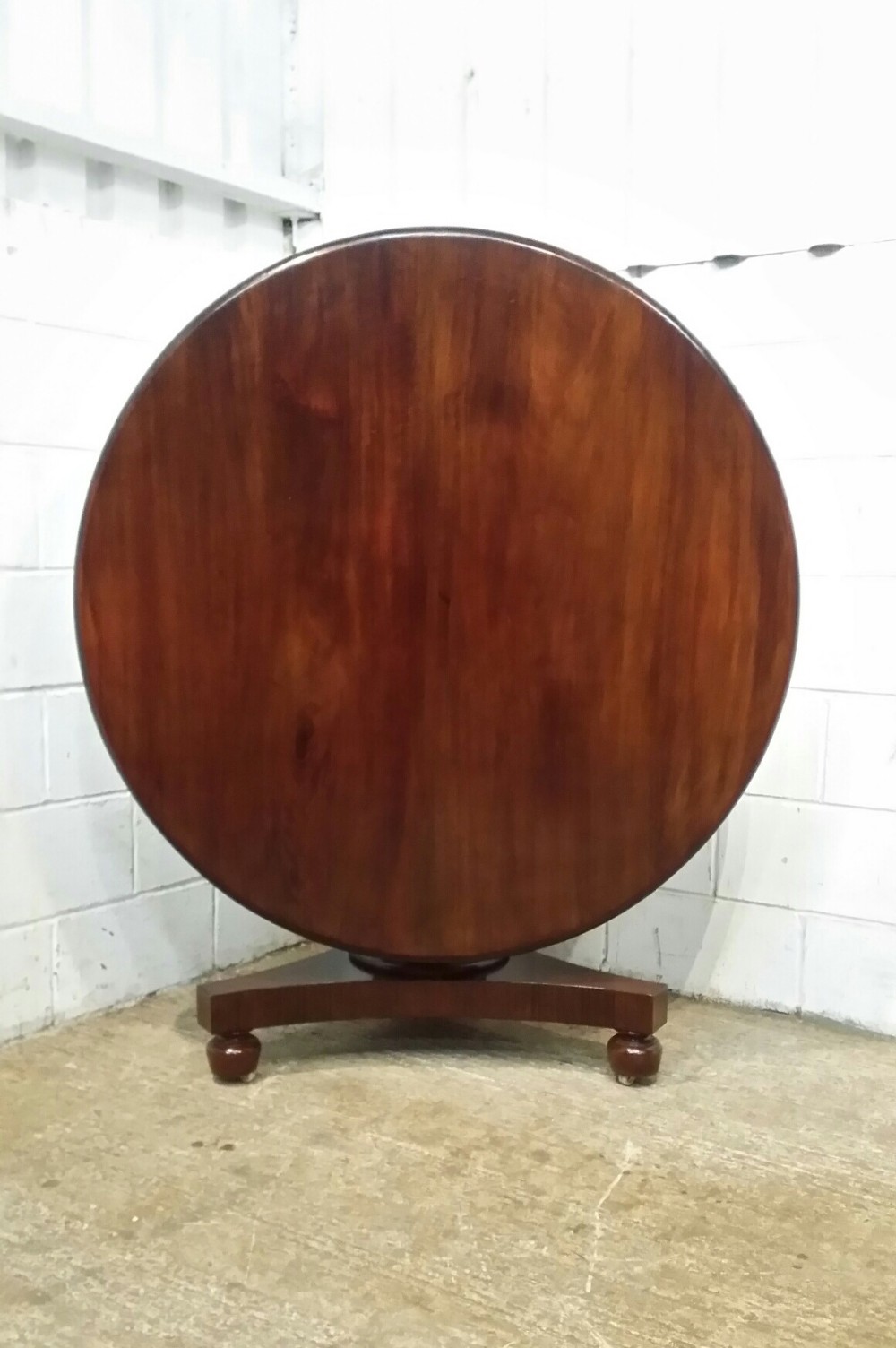 ANTIQUE VICTORIAN MAHOGANY TILT TOP BREAKFAST TABLE C1880