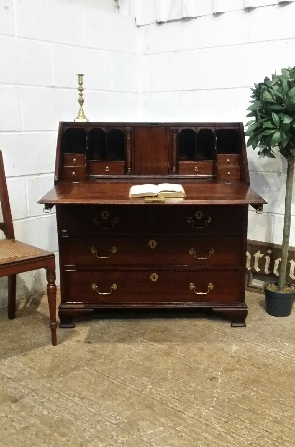 ANTIQUE PERIOD GEORIAN MAHOGANY & OAK COUNTRY BUREAU WITH SECRET DRAWERS C1780