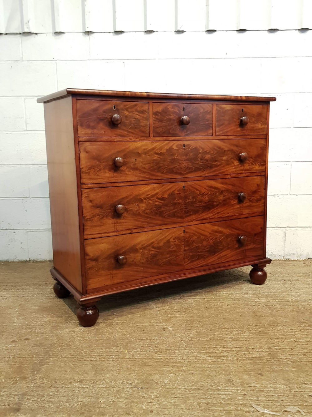 ANTIQUE EARLY 19TH CENTURY FIGURED MAHOGANY CHEST OF DRAWERS BY HEALS OF LONDON C1840 View III