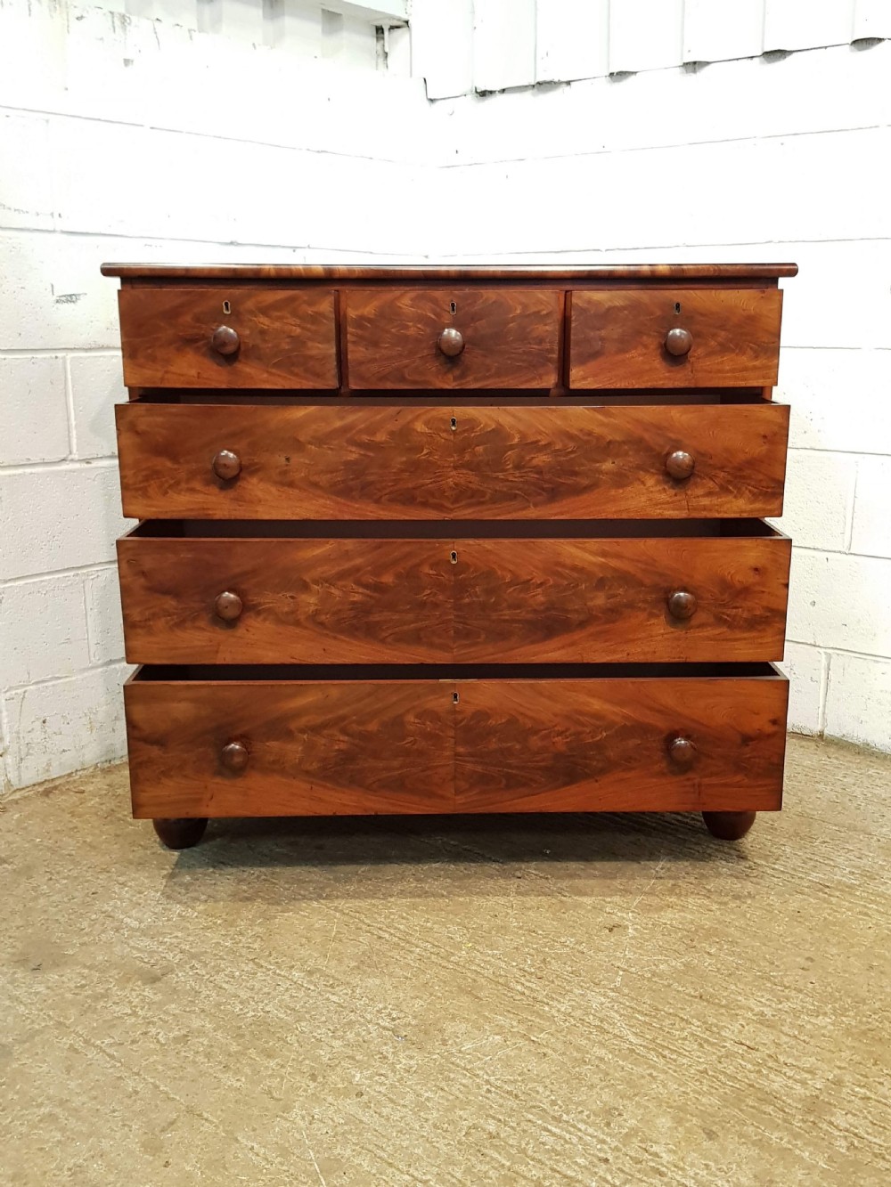 ANTIQUE EARLY 19TH CENTURY FIGURED MAHOGANY CHEST OF DRAWERS BY HEALS OF LONDON C1840 View IV