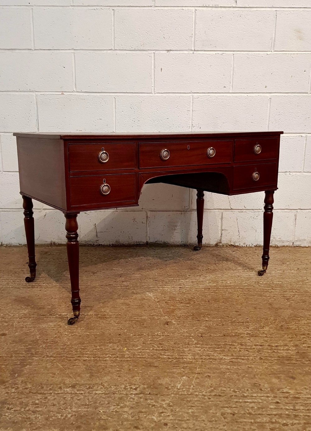 ANTIQUE REGENCY MAHOGANY KNEEHOLE DESK C1820 View III