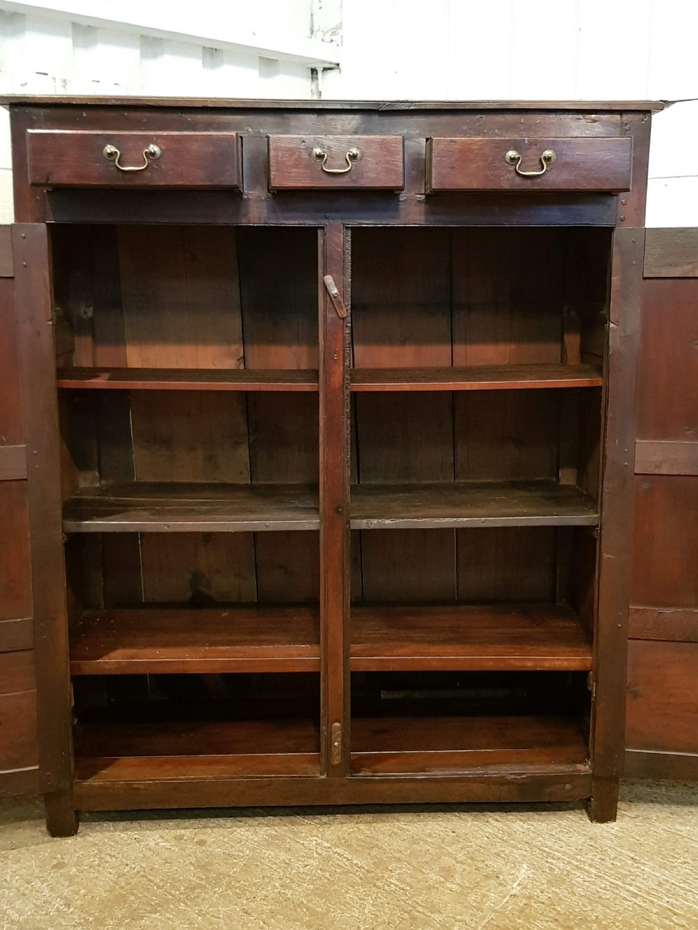ANTIQUE GEORGIAN PERIOD COUNTRY JOINED OAK CUPBOARD C1740 View III