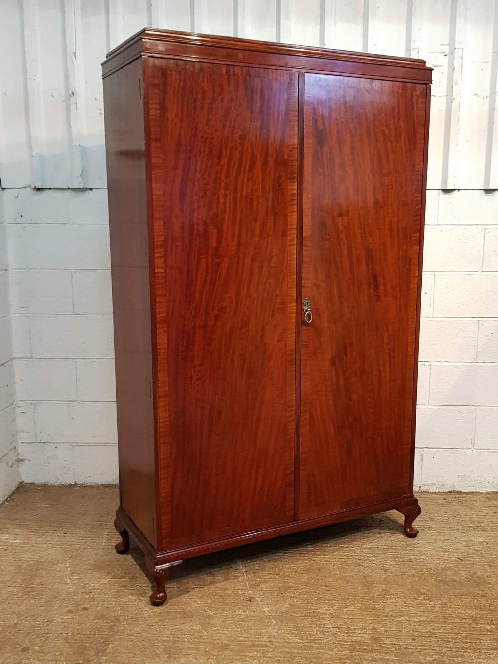 ANTIQUE EDWARDIAN MAHOGANY DOUBLE WARDROBE C1900 View II