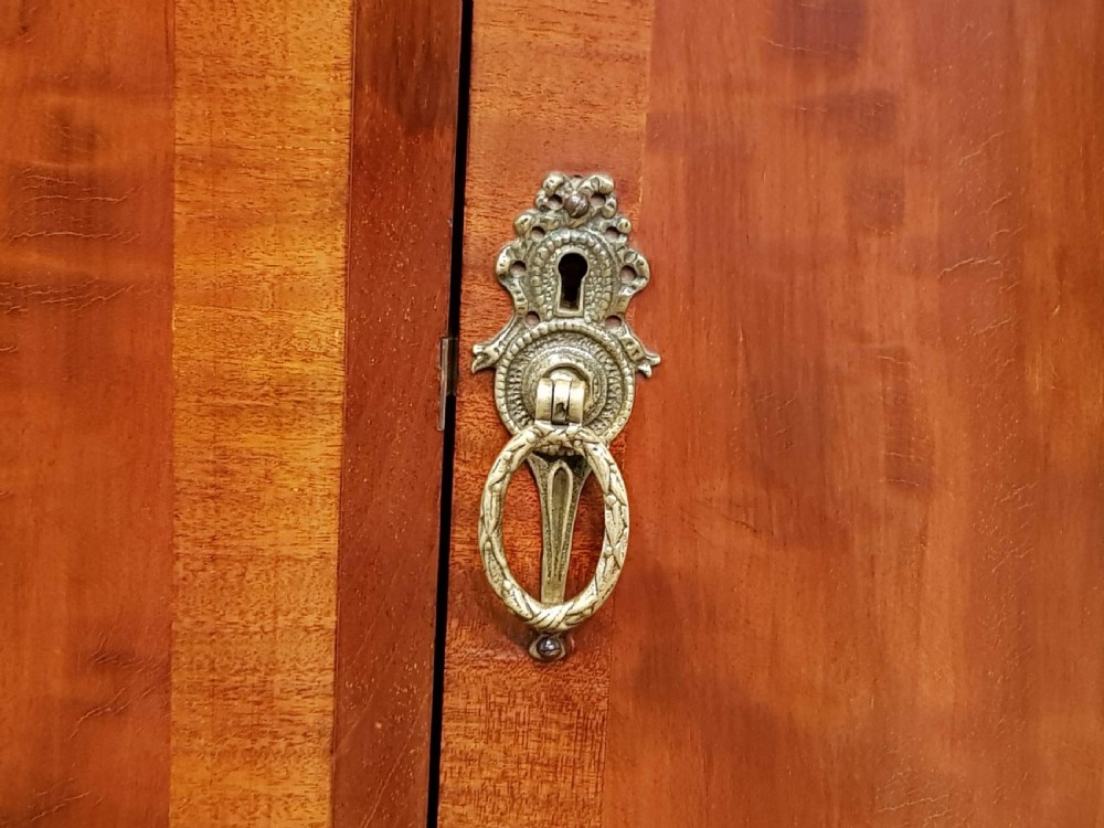 ANTIQUE EDWARDIAN MAHOGANY DOUBLE WARDROBE C1900 View V