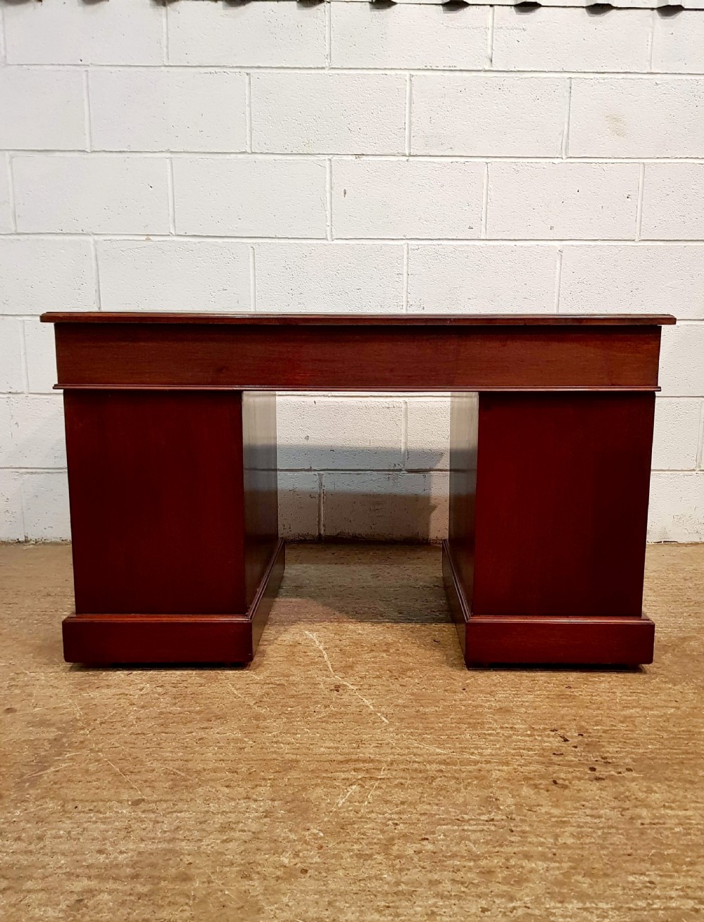 ANTIQUE LATE VICTORIAN MAHOGANY TWIN PEDESTAL DESK C1890 View II
