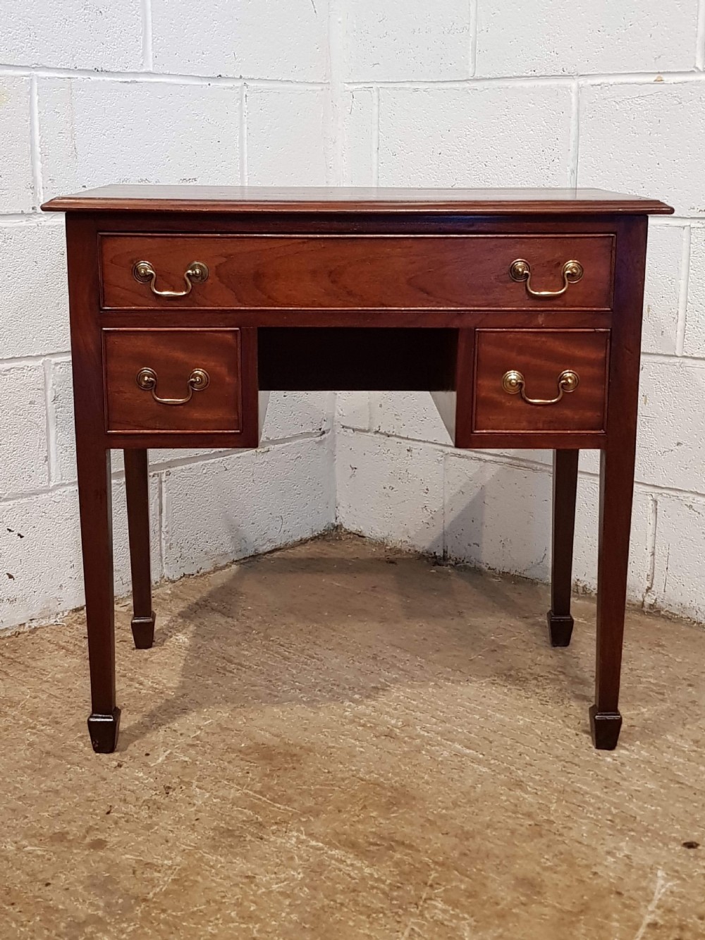 ANTIQUE LATE VICTORIAN SMALL MAHOGANY LOWBOY C1890 View IV
