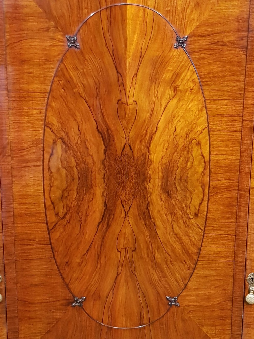 ANTIQUE EDWARDIAN BURR WALNUT SERPENTINE SHAPED TRIPLE WARDROBE C1900 View IV