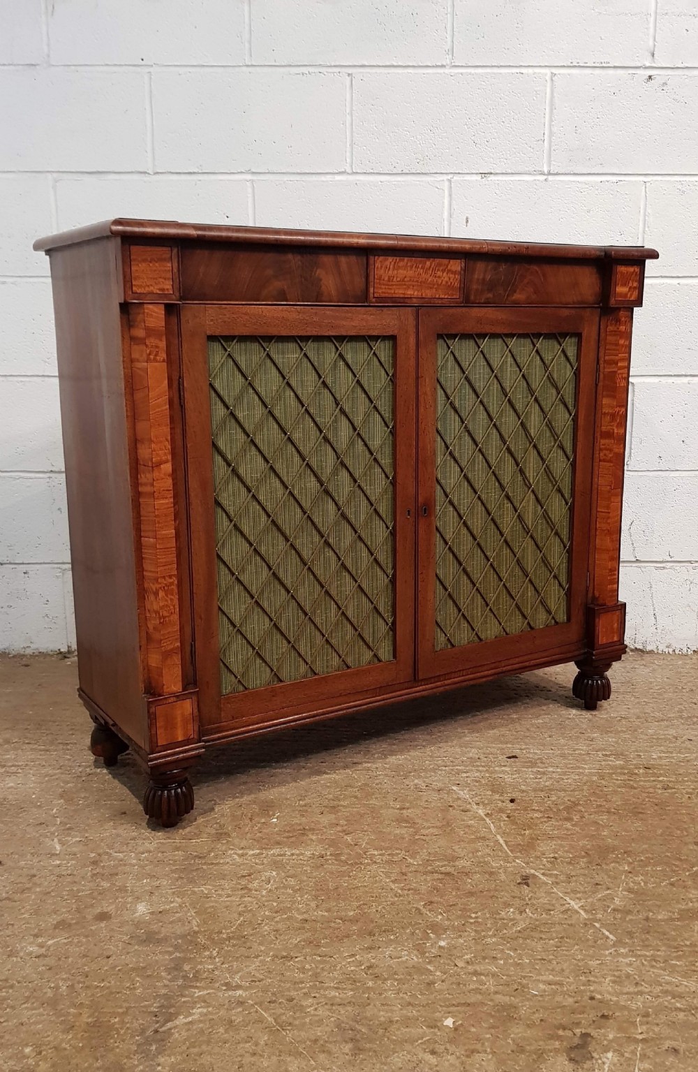ANTIQUE WILLIAM 1V MAHOGANY & SATINWOOD CHIFFONIER SIDEBOARD with original gilt brass grills c1830