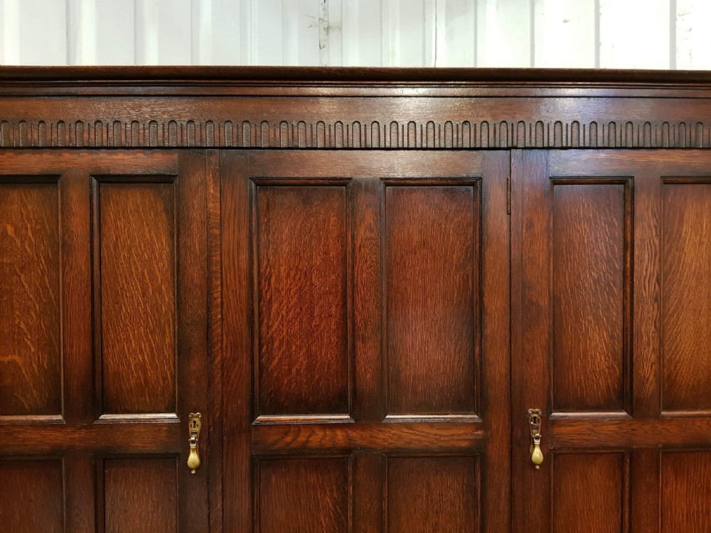 ANTIQUE EDWARDIAN OAK TRIPLE WARDROBE BY WARING & GILLOW C1900 View IV