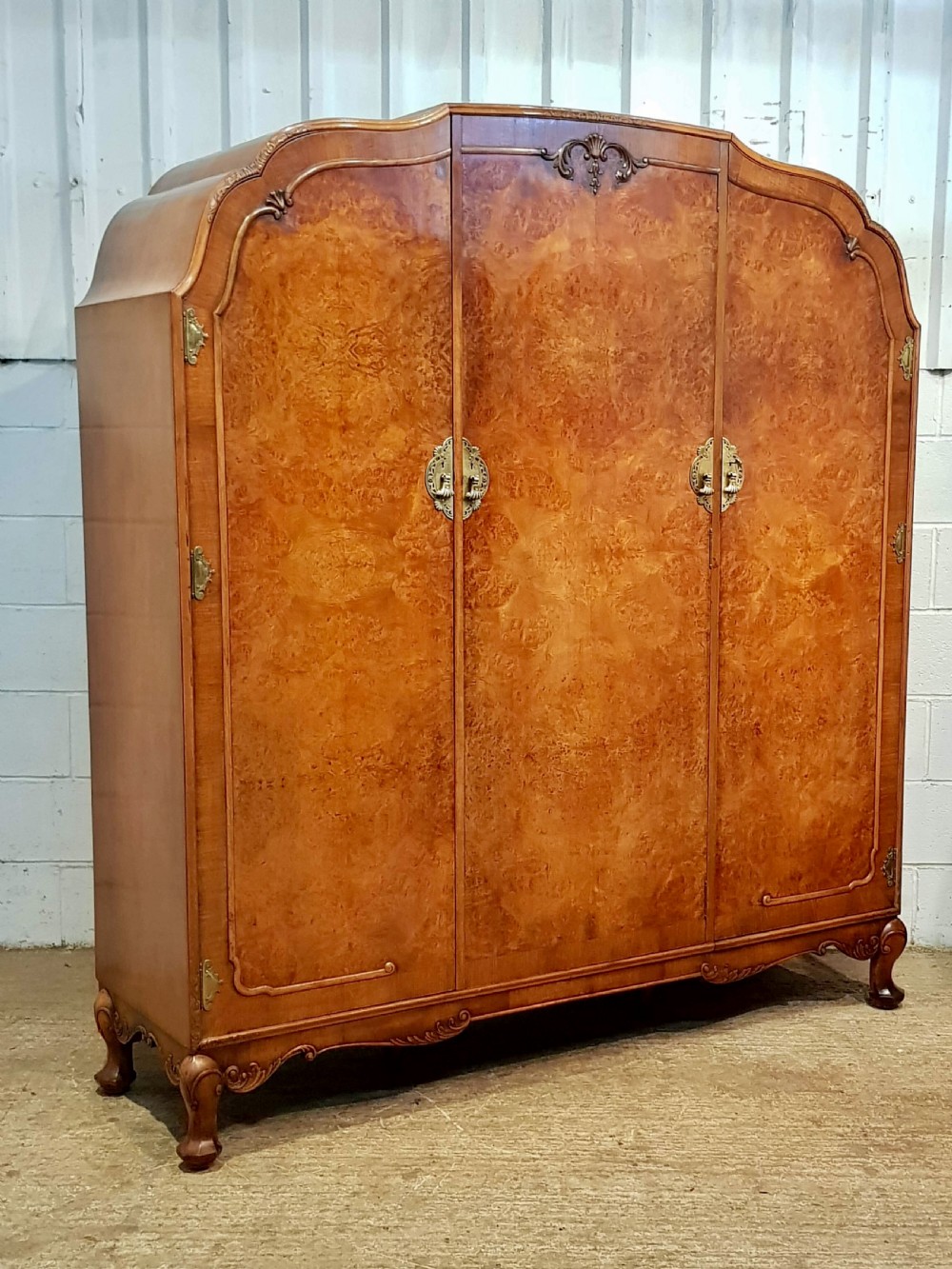 ANTIQUE QUEEN ANNE BURR WALNUT TRIPLE WARDOBE C1920 View II