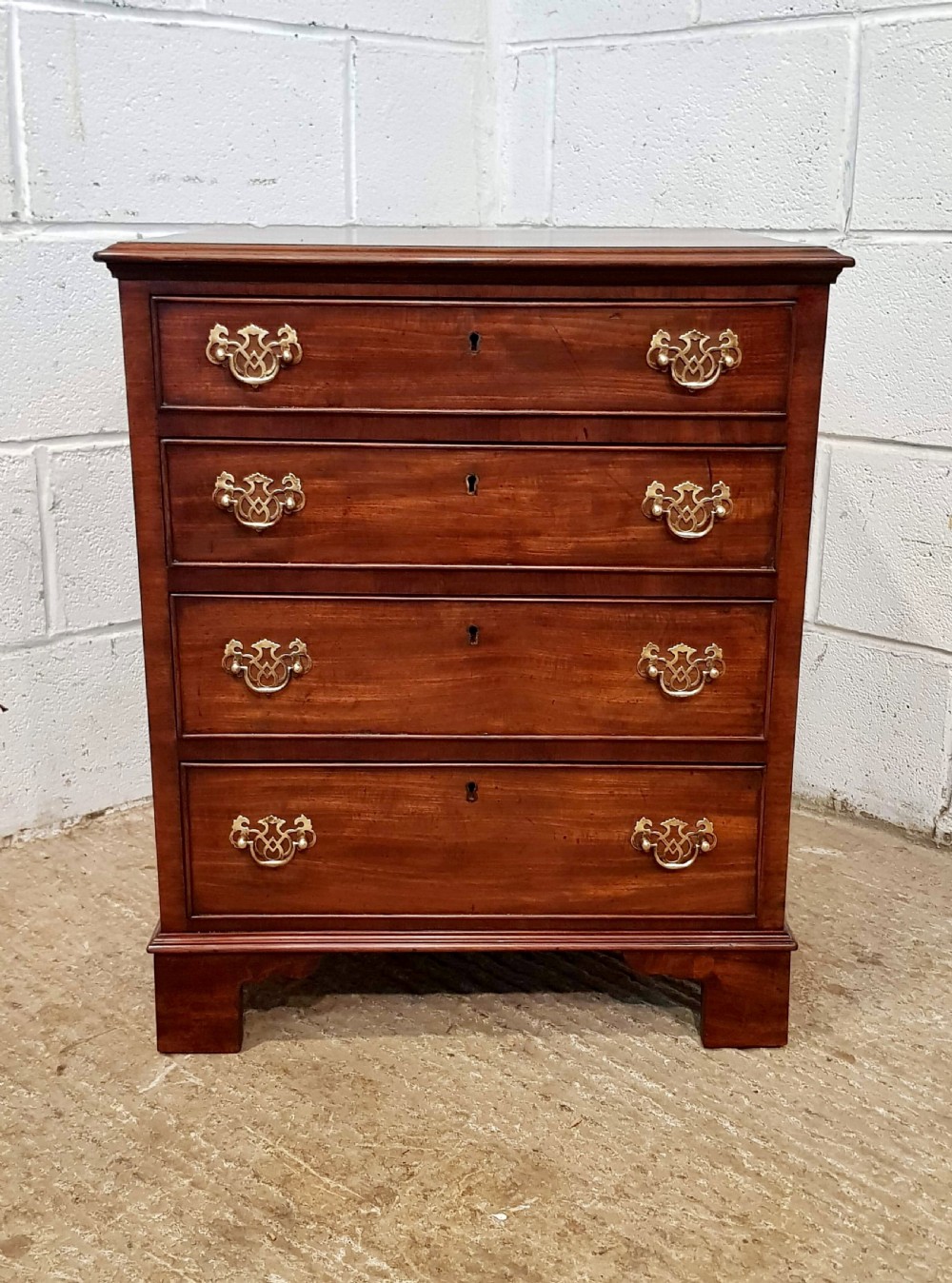 ANTIQUE SMALL LATE VICORIAN REGNCY MAHOGANY CHEST OF DRAWERS C1890 View V