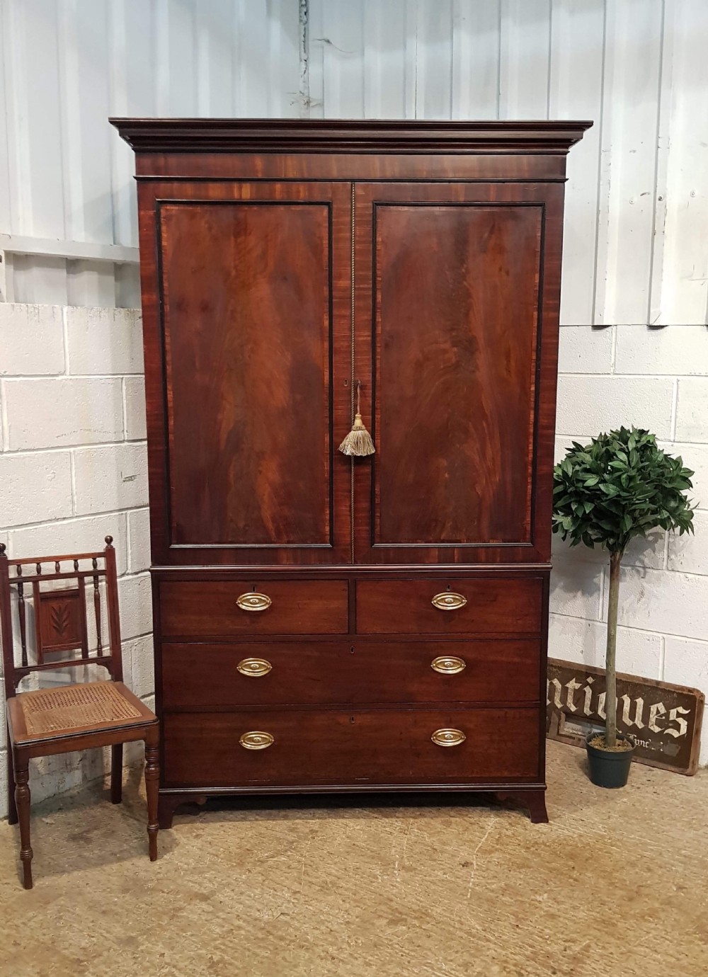 ANTIQUE REGENCY MAHOGANY LINEN CLOTHES PRESS C1820