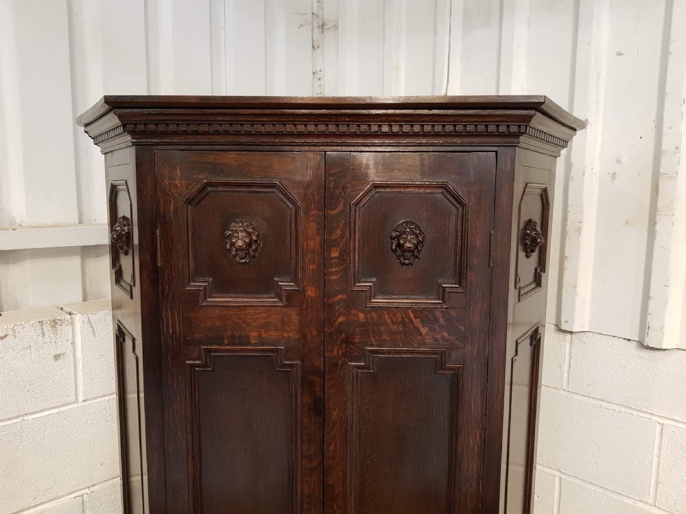 ANTIQUE EDWARDIAN CARVED OAK HALL WARDROBE WITH LION MASKs C1900 View V