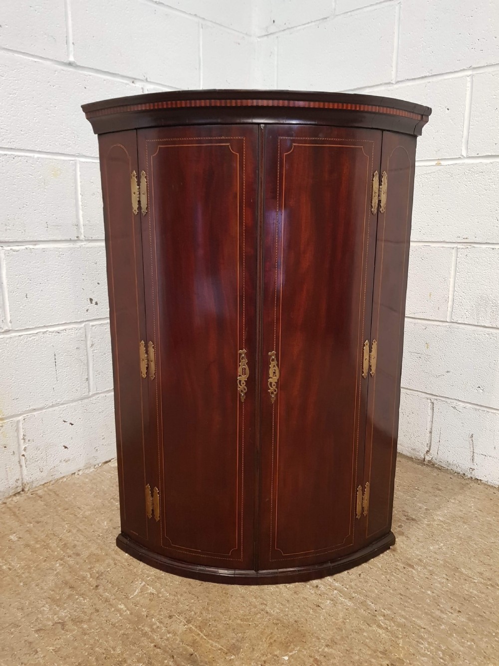 ANTIQUE REGENCY INLAID MAHOGANY BOW FRONT CORNER CUPBOARD C1820 View II