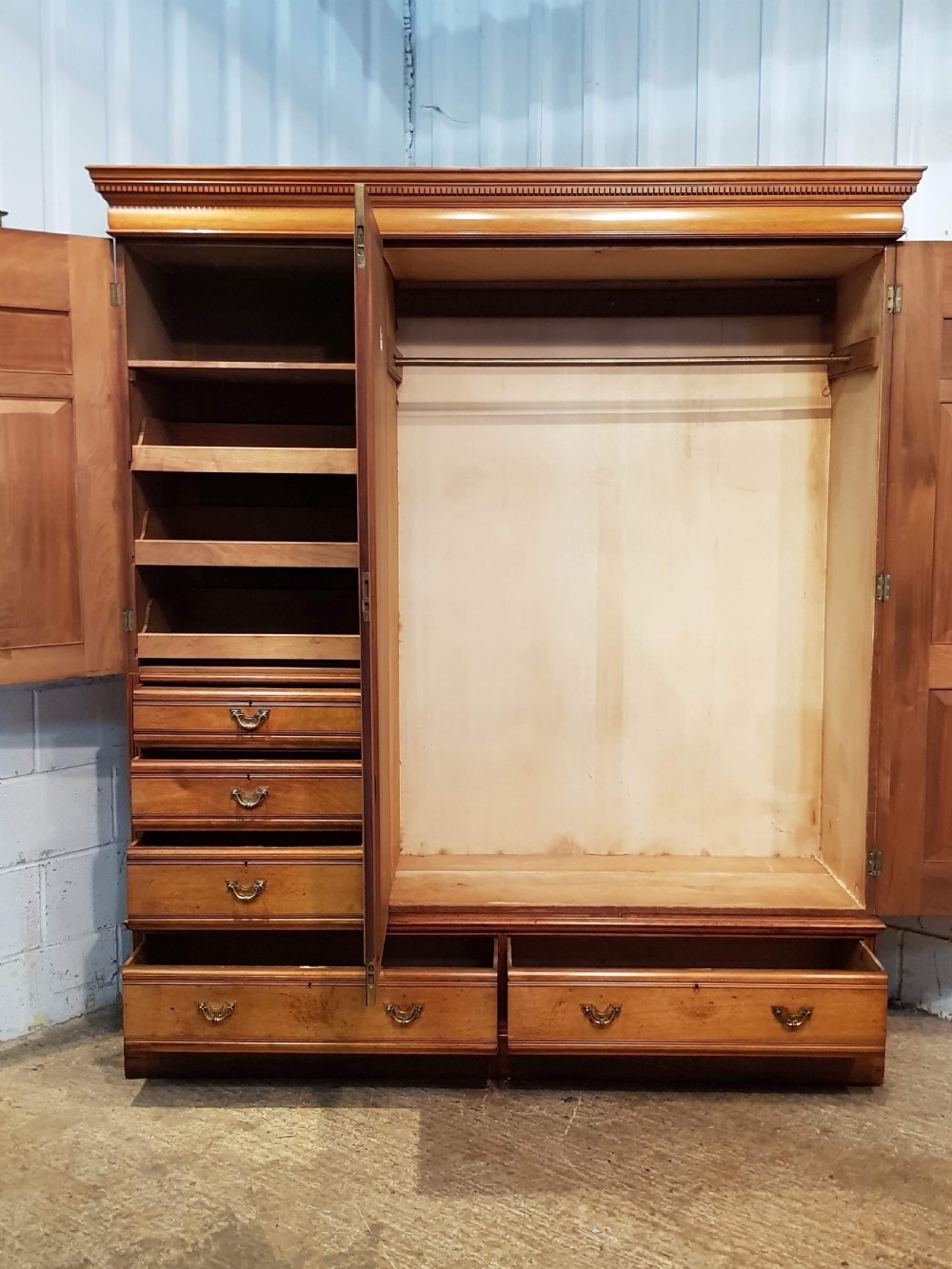 ANTIQUE LATE VICTORIAN WALNUT TRIPLE WARDROBE BY MARSH JONES & CRIBB C1890 View IV