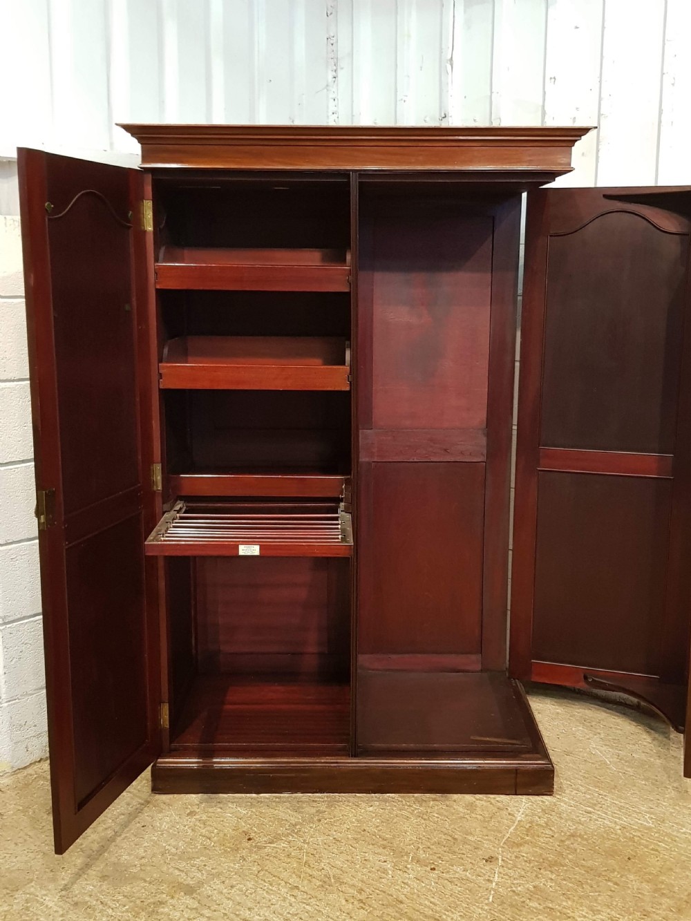 ANTIQUE EDWARDIAN MAHOGANY GENTS DOUBLE WARDROBE COMPACTUM C1900 View III