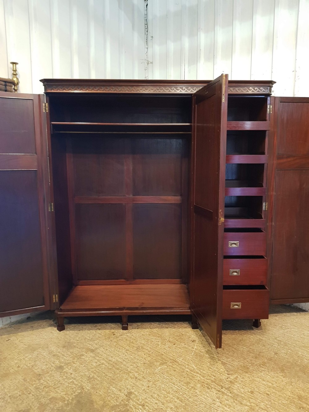 ANTIQUE EDWARDIAN MAHOGANY TRIPLE WARDROBE C1900 View II