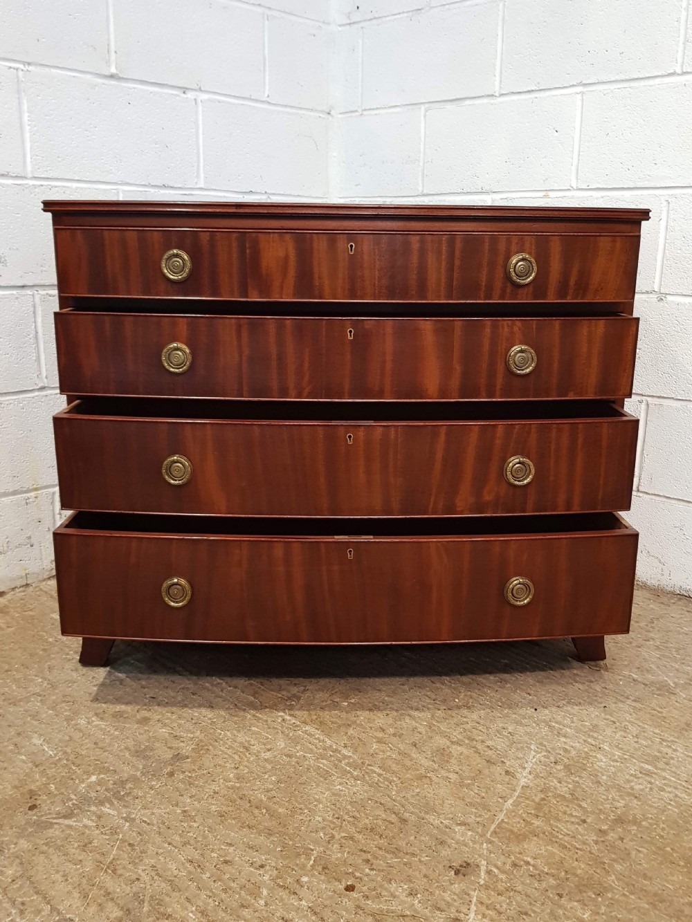 ANTIQUE EDWARDIAN MAHOGANY BOW FRONT CHEST OF DRAWERS C1900 View III