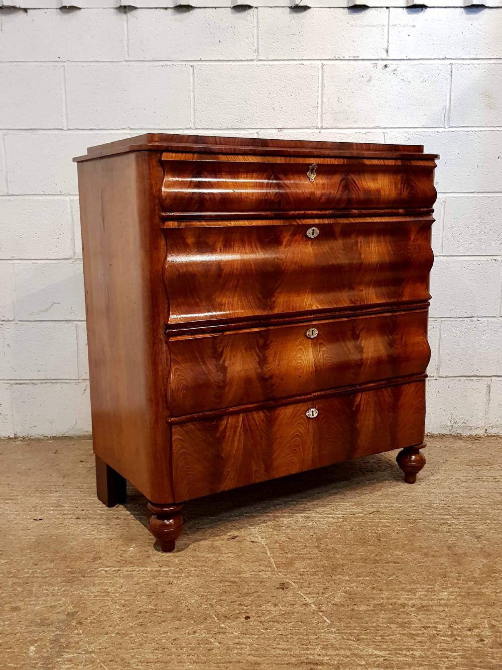 ANTIQUE 19TH CENTURY BIEDERMEIER MAHOGANY CHEST OF DRAWERS C1830 View III