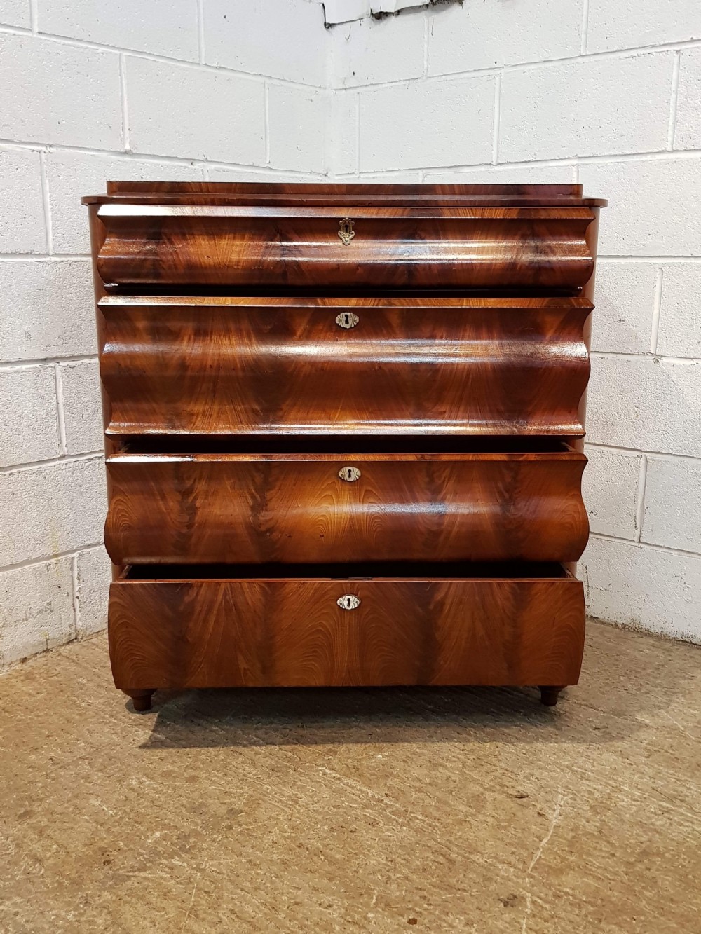 ANTIQUE 19TH CENTURY BIEDERMEIER MAHOGANY CHEST OF DRAWERS C1830 View IV