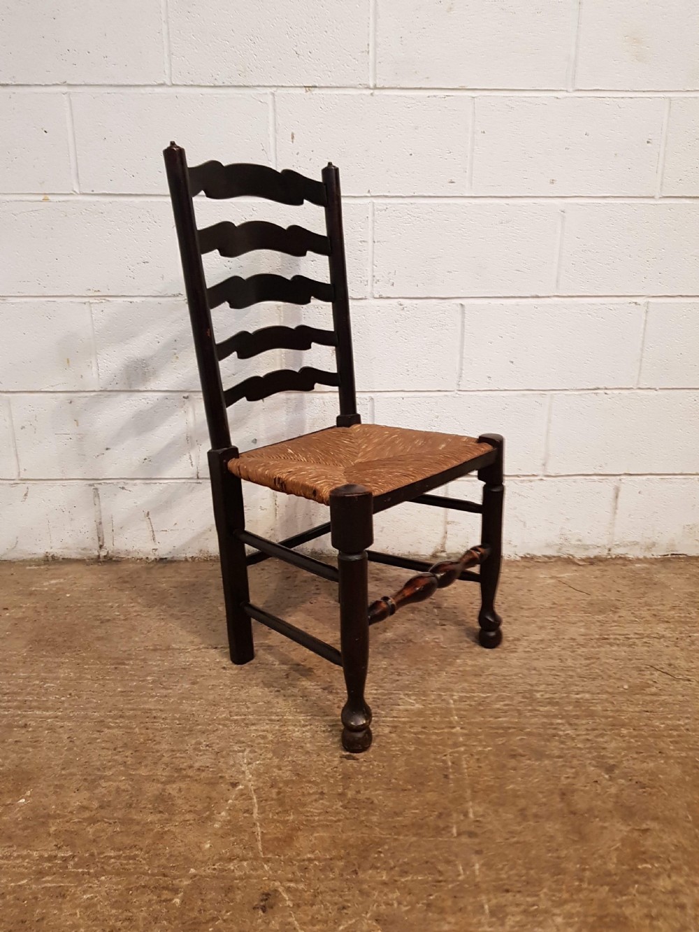 ANTIQUE SET TEN COUNTRY OAK WAVY LADDER BACK DINING CHAIRS C1920 View III