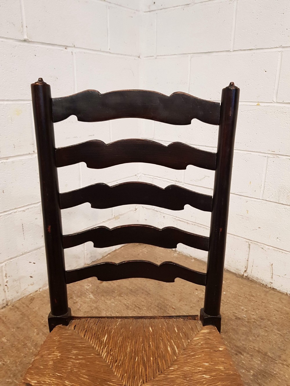 ANTIQUE SET TEN COUNTRY OAK WAVY LADDER BACK DINING CHAIRS C1920 View IV