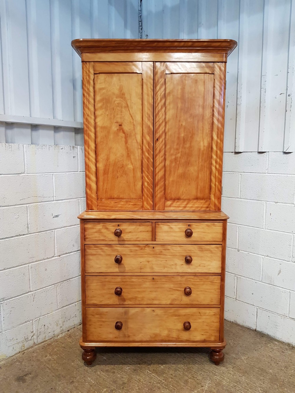 ANTIQUE VICTORIAN SATIN BIRCH LINEN PRESS ON CHEST C1880 View V