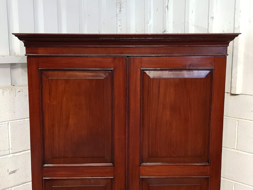 ANTIQUE EDWARDIAN MAHOGANY DOUBLE WARDROBE C1900 View III
