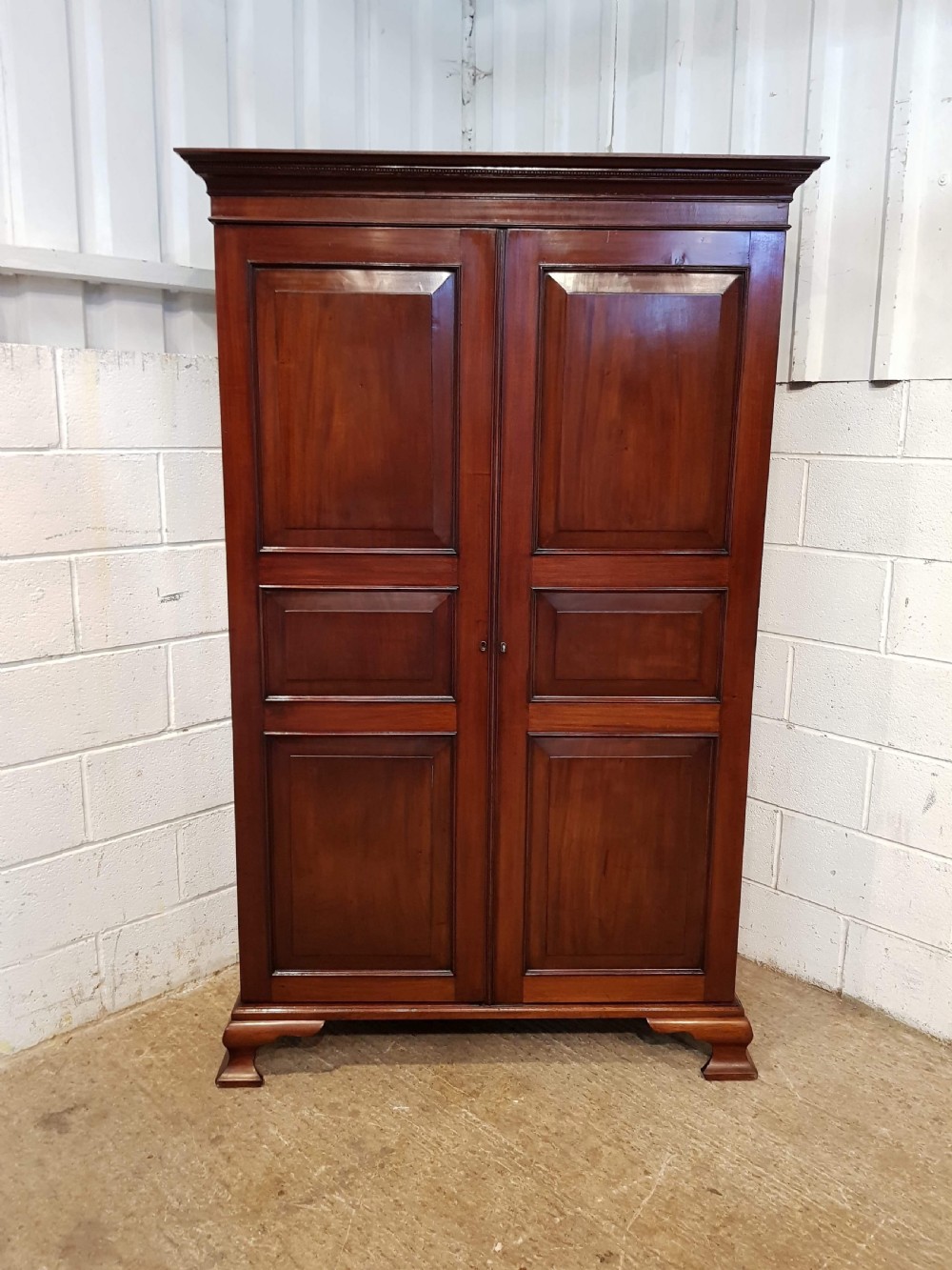 ANTIQUE EDWARDIAN MAHOGANY DOUBLE WARDROBE C1900 View IV