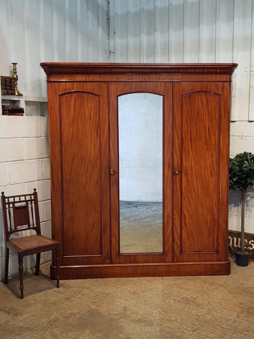 ANTIQUE VICTORIAN MAHOGANY TRIPLE WARDROBE COMPACTUM C1880
