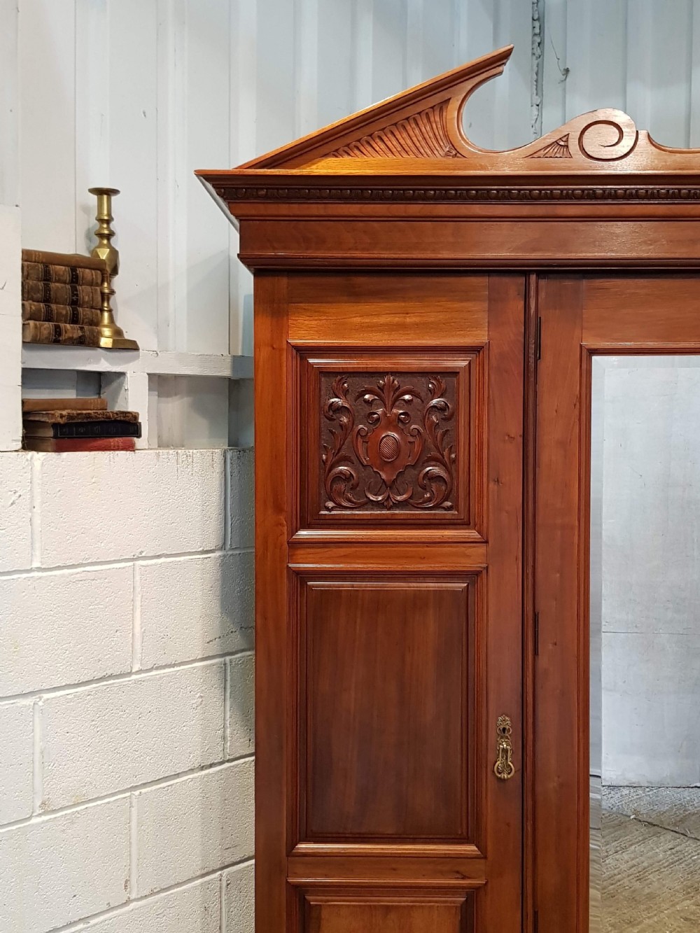 ANTIQUE VICTORIAN WALNUT TRIPLE WARDROBE COMPACTUM C1890 View IV