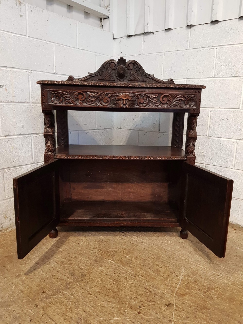 ANTIQUE VICTORIAN SMALL GREEN MAN CARVED GOTHIC OAK BUFFET SIDEBOARD C1870 View III