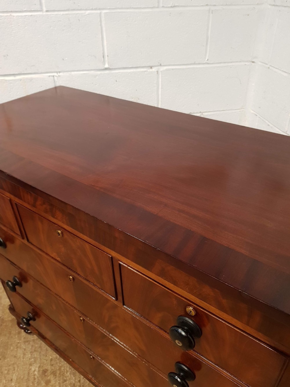 ANTIQUE EARLY VICTORIAN FLAMED MAHOGANY CHEST OF DRAWERS C1850 View II