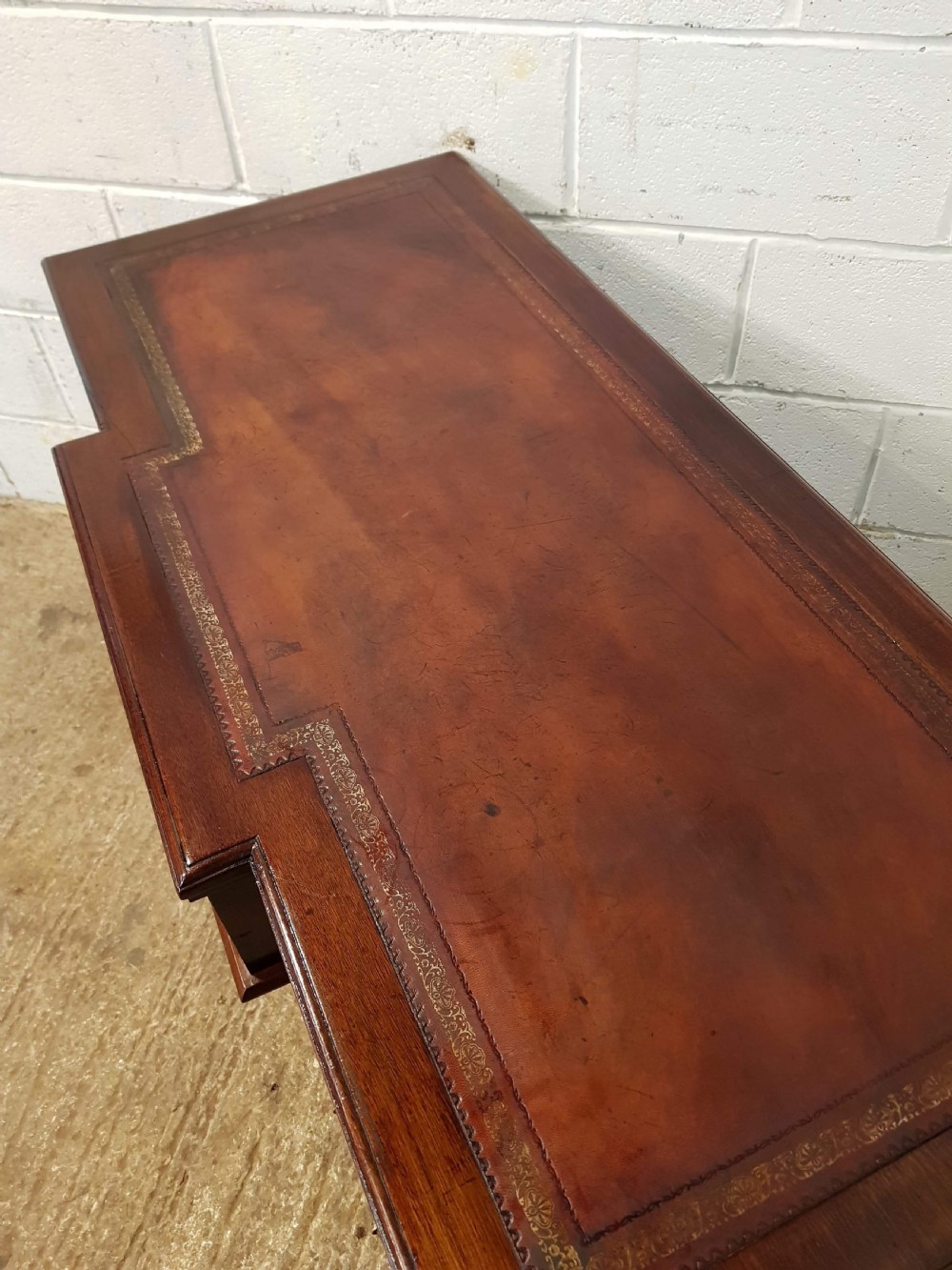 ANTIQUE EDWARDIAN MAHOGANY BREAKFRONT LEATHER TOP TWIN PEDASTAL DESK C1900 View III