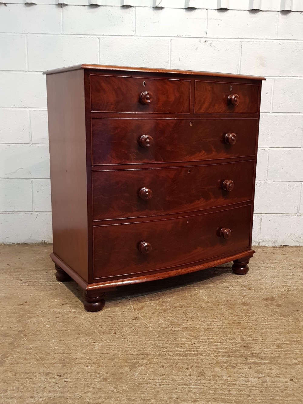 ANTIQUE VICTORIAN MAHOGANY BOW FRONT CHEST OF DRAWERS C1880