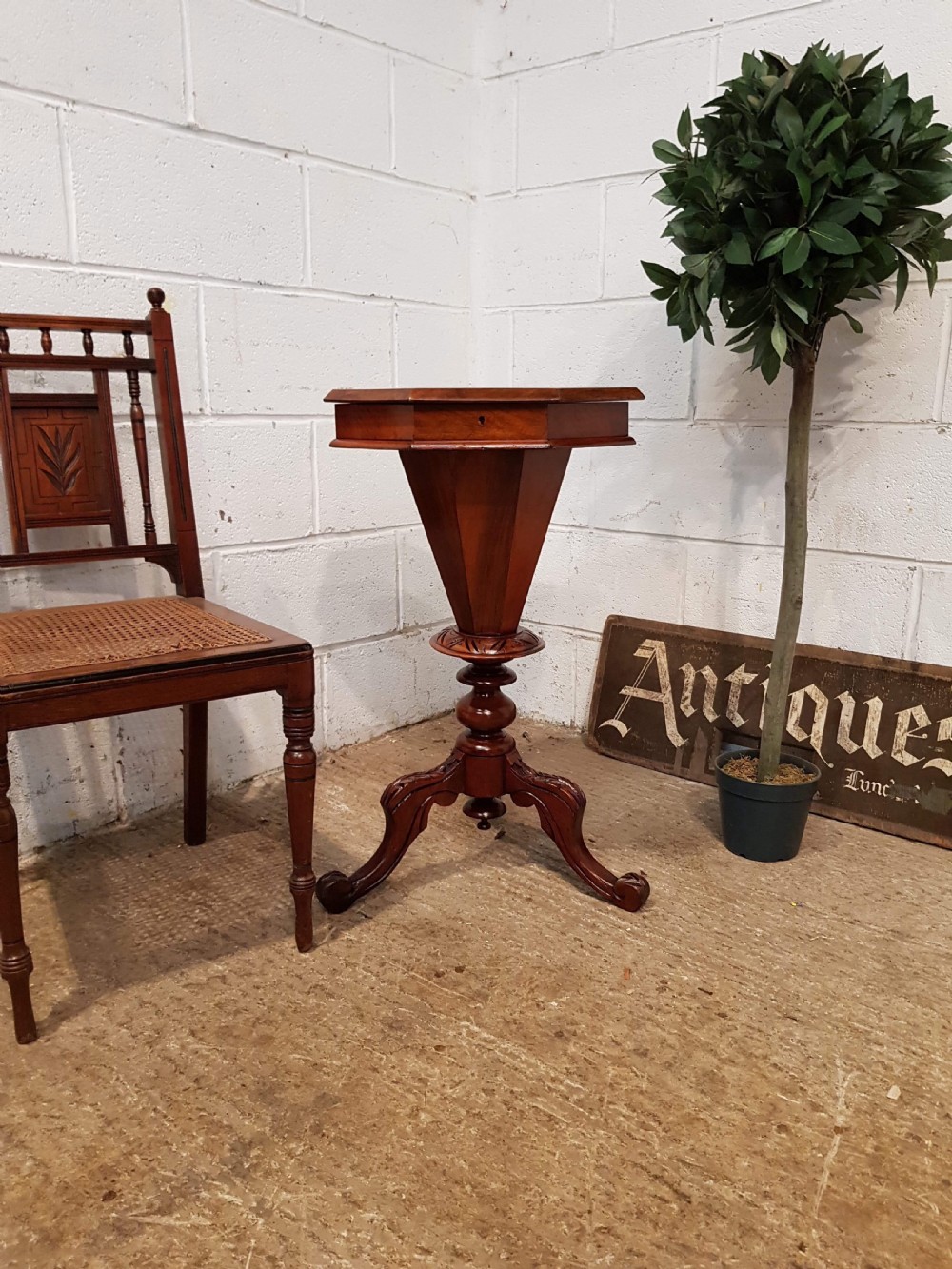ANTIQUE VICTORIAN WALNUT INLAID TRUMPET SEWING BOX TABLE C1870