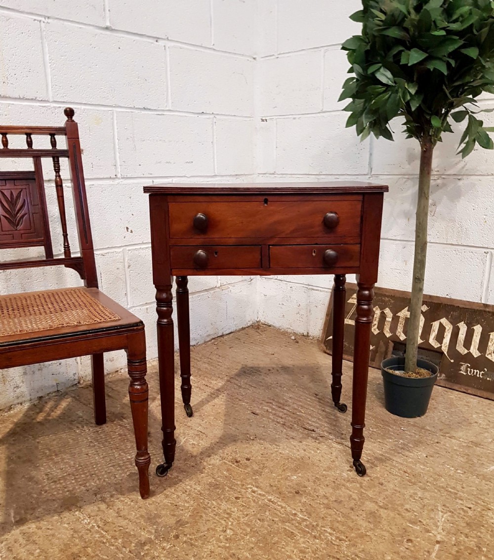 ANTIQUE REGENCY MAHOGANY SIDE WORK TABLE C1820