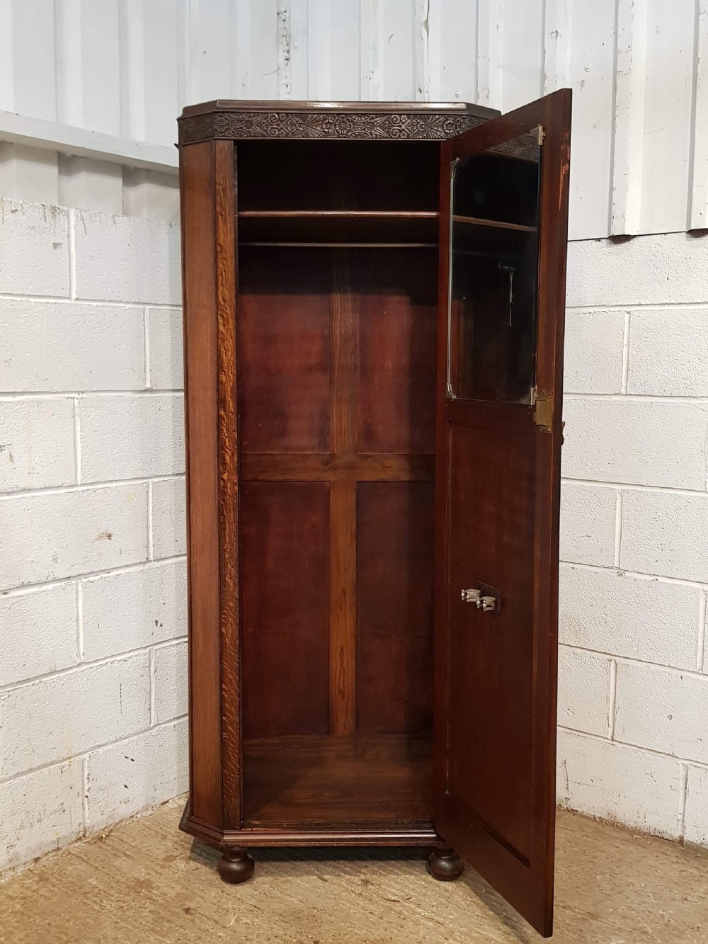 ANTIQUE GEOMETRIC OAK HALL WARDROBE C1920 View IV