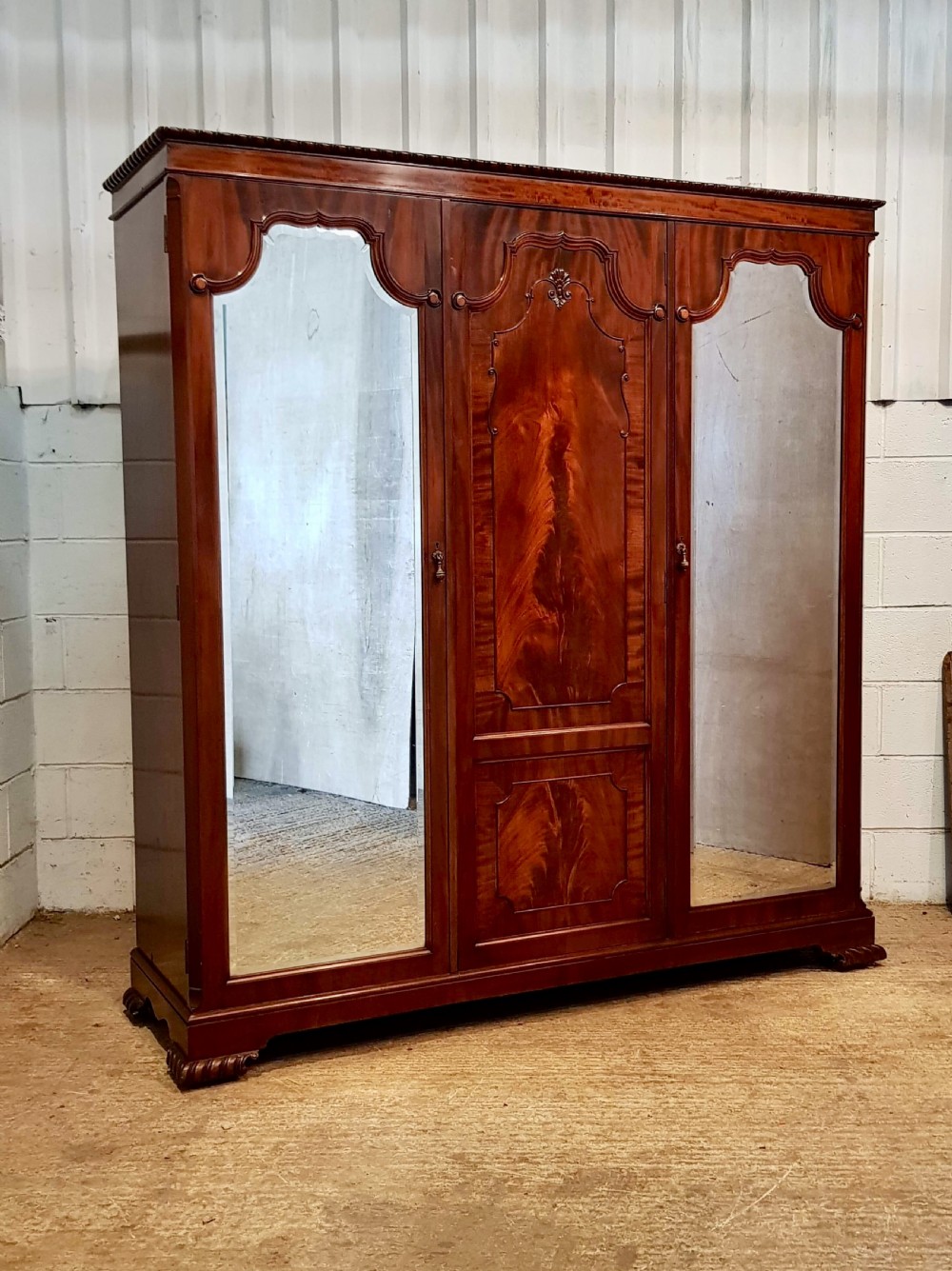 ANTIQUE VICTORIAN FLAMED MAGOGANY TRIPLE WARDROBE C1890 View II