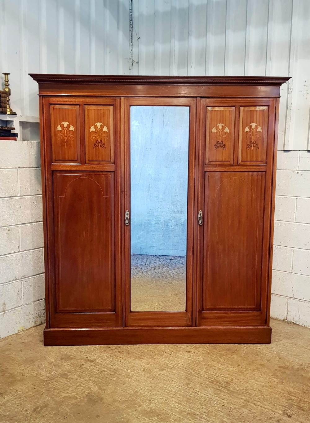 ANTIQUE ARTS & CRAFTS MAHOGANY INLAID TRIPLE WARDROBE C1900 View III