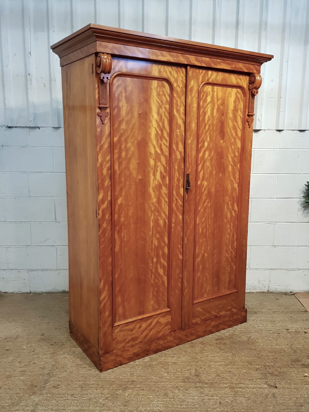 ANTIQUE VICTORIAN SATIN BIRCH DOUBLE WARDROBE COMPACTUM C1880 View III
