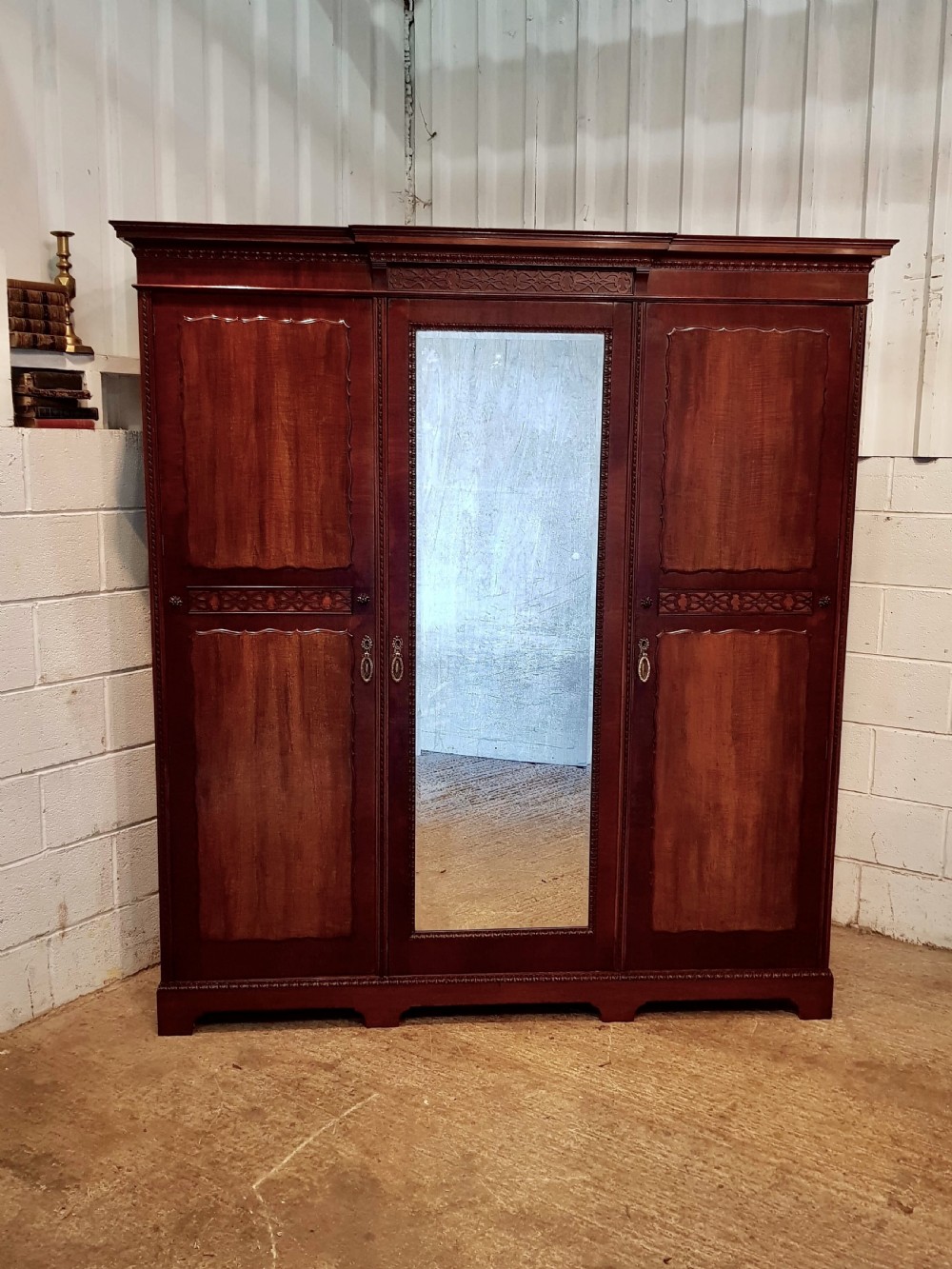 ANTIQUE EDWARDIAN MAHOGANY TRIPLE WARDROBE COMPACTUM C1900 View IV