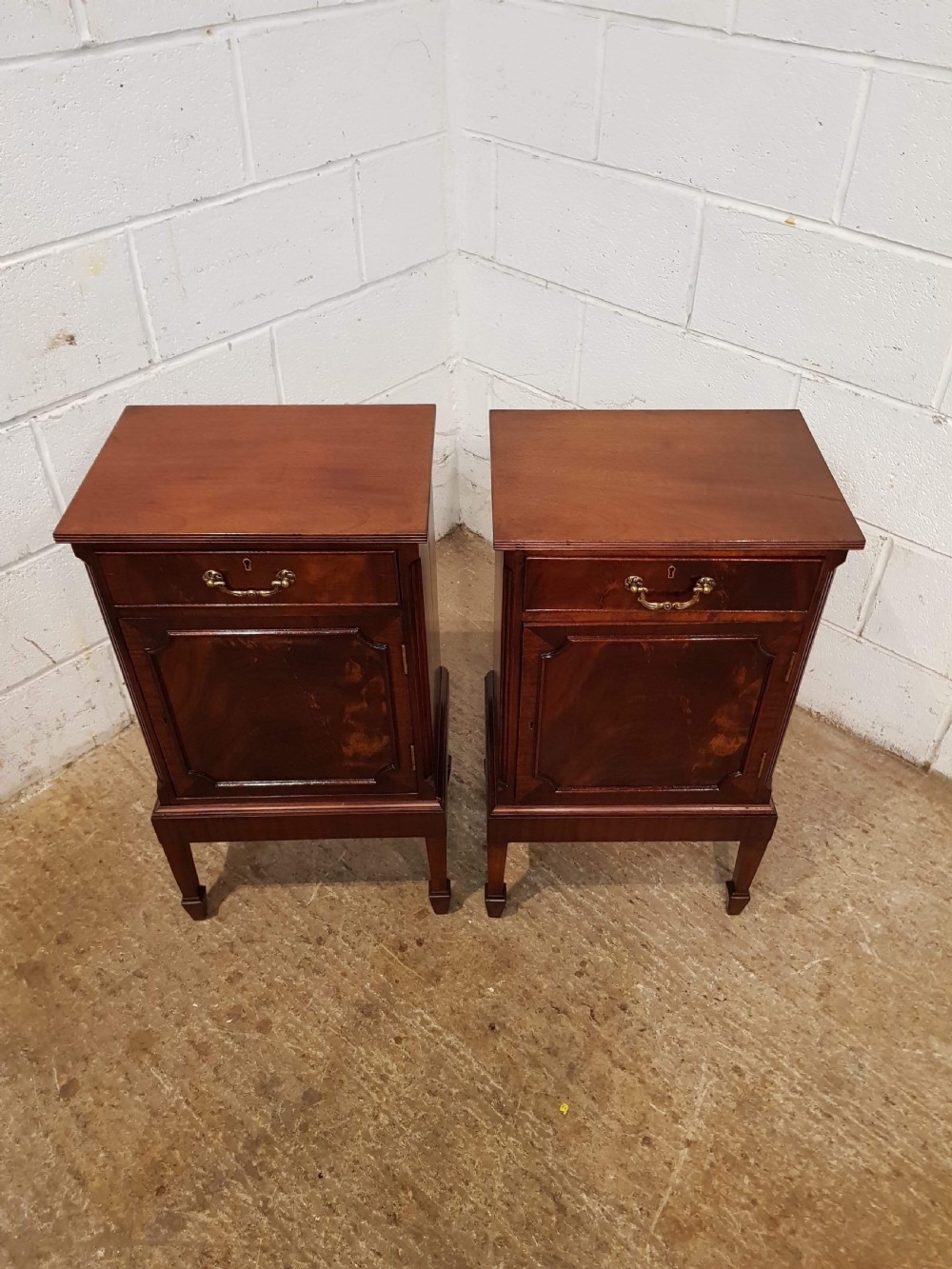 ANTIQUE PAIR FLAMED MAHOGANY BEDSIDE CABINETS C1920 View IV