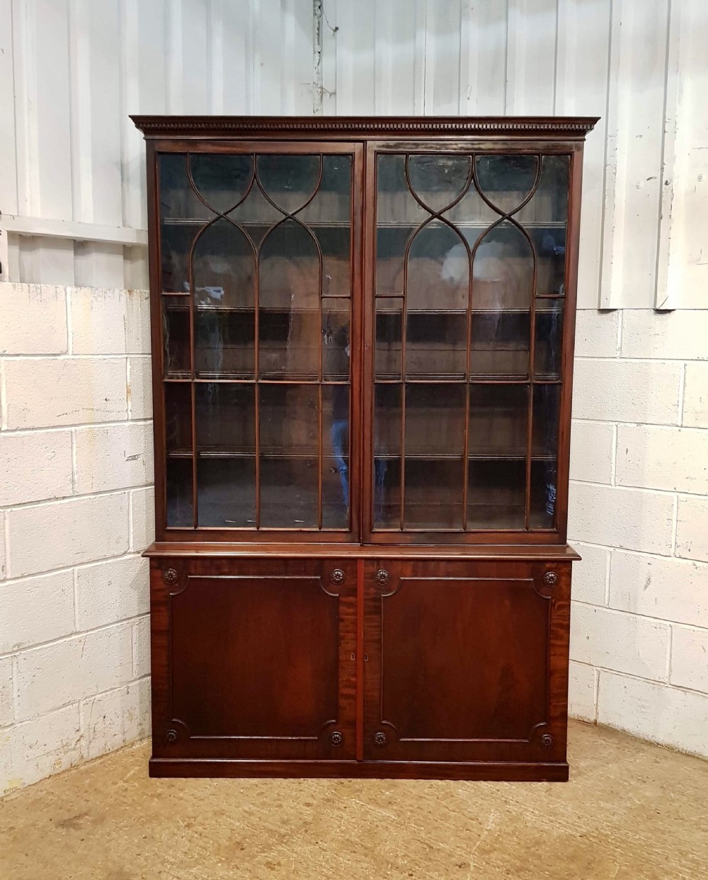 ANTIQUE REGENCY MAHOGANY ASTRAGAL GLAZED LIBRARY BOOKCASE C1820 View III