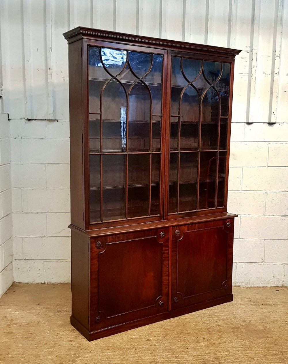 ANTIQUE REGENCY MAHOGANY ASTRAGAL GLAZED LIBRARY BOOKCASE C1820 View V